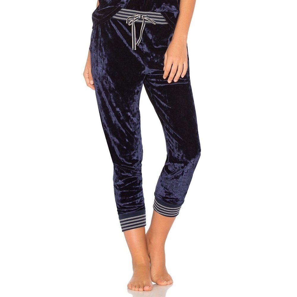 Splendid- Crushed Velvet Joggers In Midnight Navy- L